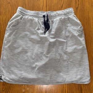 Duluth Trading Co Gray Striped Skort